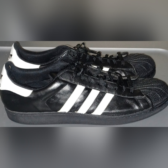 Adidas Men's size 16 old school shell toe shoes black with white stripes. - Picture 4 of 8